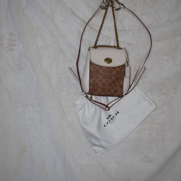 🎒 Coach Parker Convertible Backpack in Signature Canvas! 🎒 - Picture 3 of 12